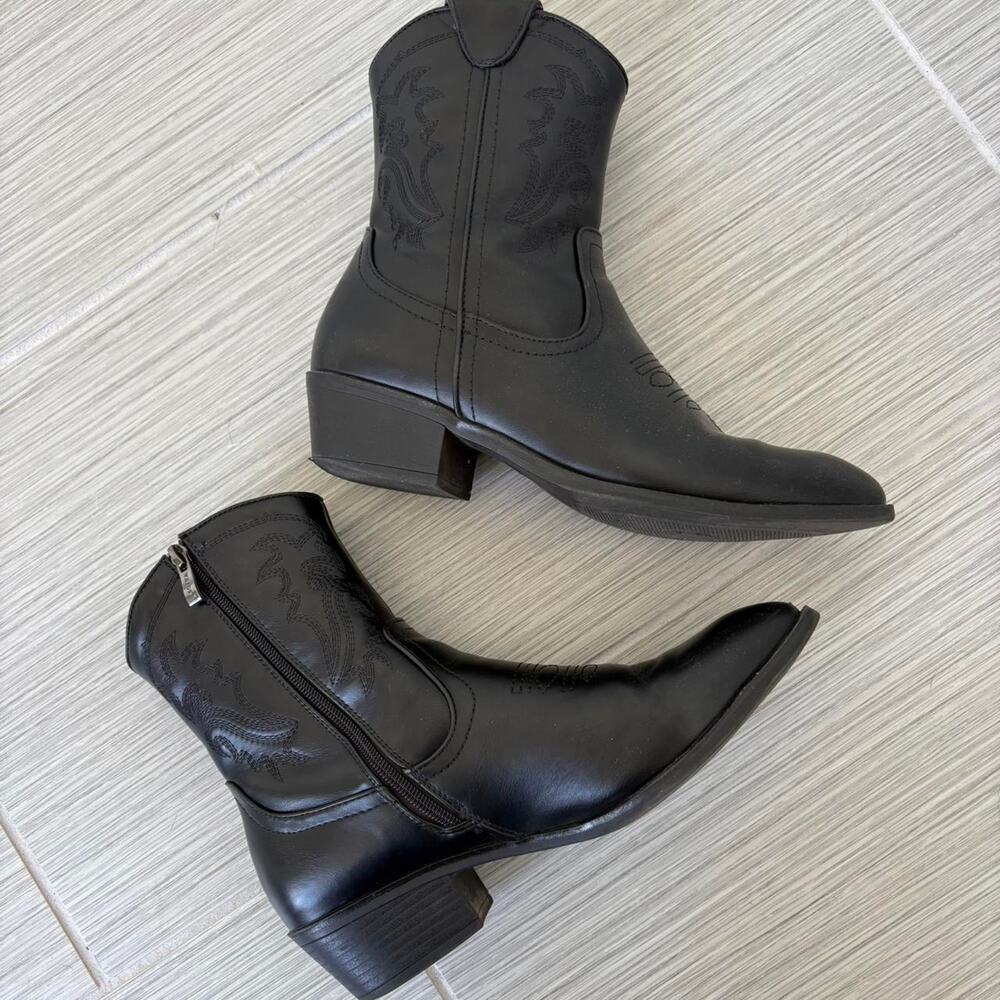 Short black cowboy boots size